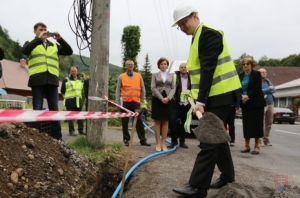 skola-vo-sv-antone-bude-mat-rychly-internet-stavbu-siete-dnes-kontroloval-minister